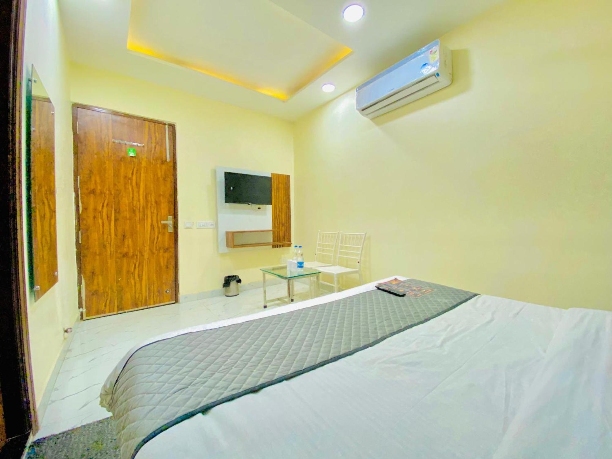 Hotel Holiday First 300 Meter From Golden Temple Amritsar Exterior foto